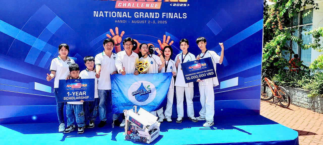 Học sinh trường THPT An Lạc Thôn tham dự Chung kết toàn quốc Cuộc thi FPTU AI & Robotics Challenge 2025 (FARC 2025) diễn ra tại Hà Nội