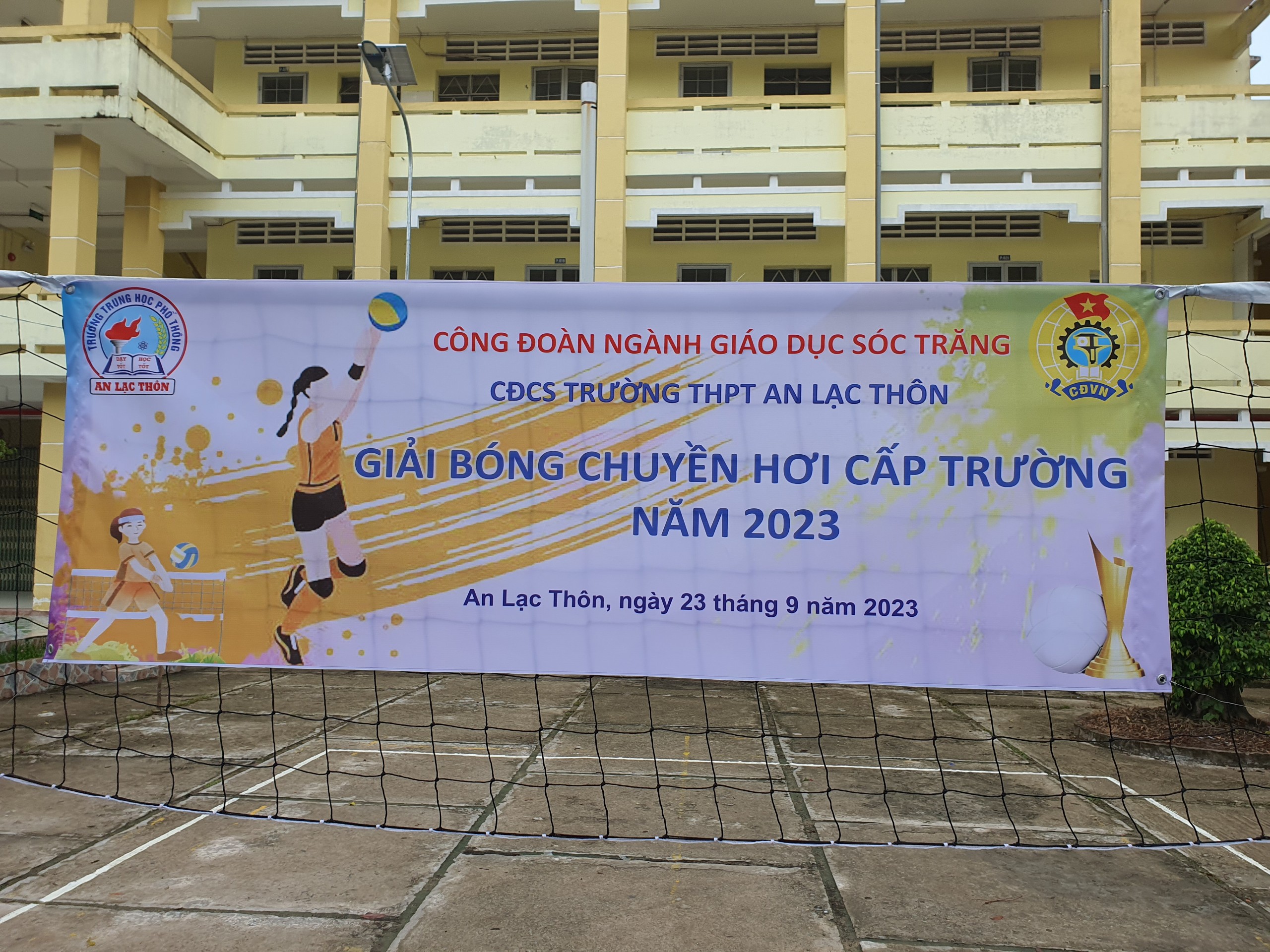 Giải bóng chuyền hơi cấp trường năm 2023