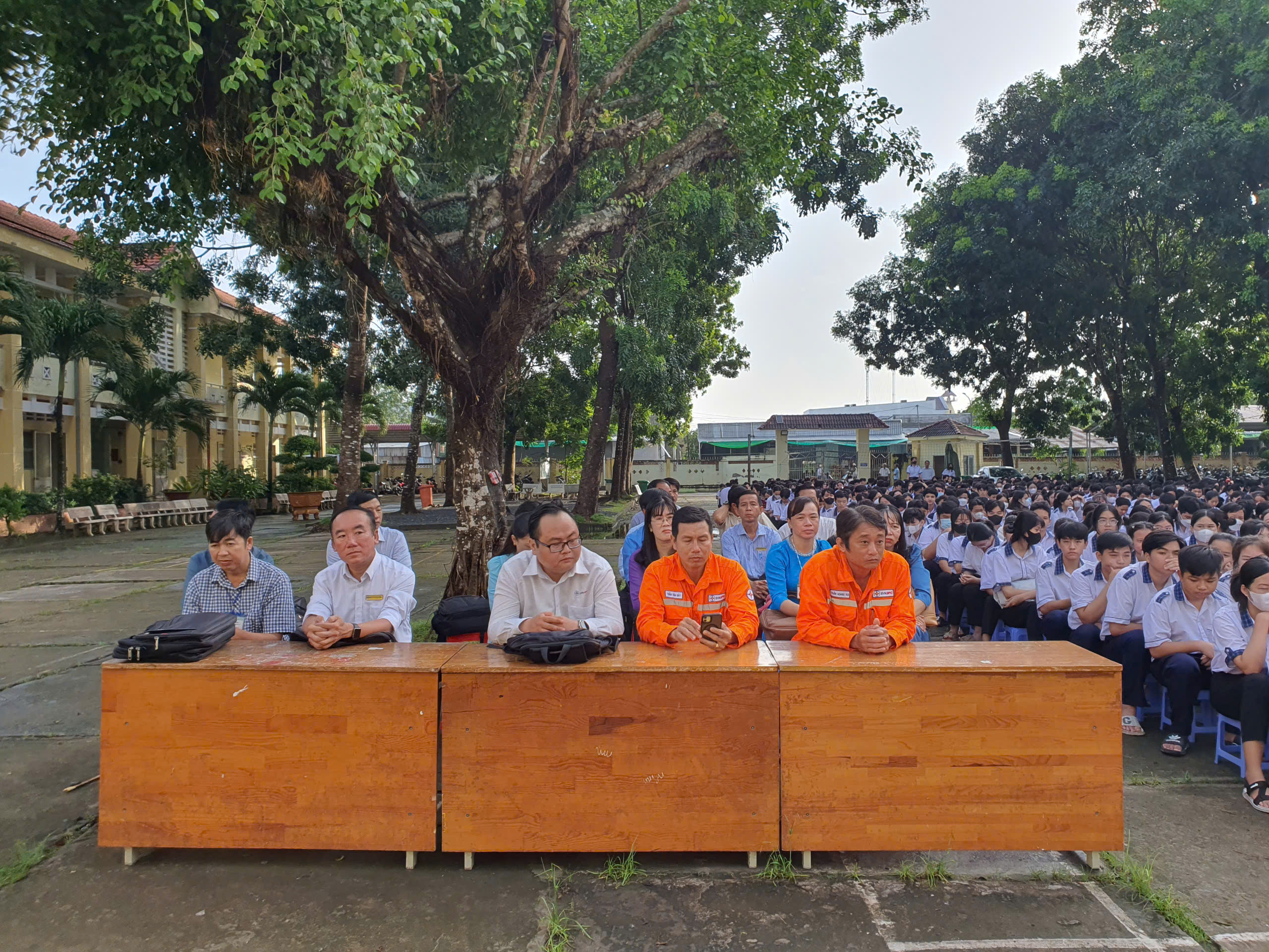 Tuyên truyền "Tiết kiệm điện - An toàn điện"